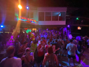 Blanco Beach Bar Hostel